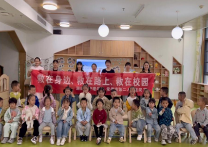 【医院动态】市二医院成功开展“全国科普月”急救知识  系列培训活动