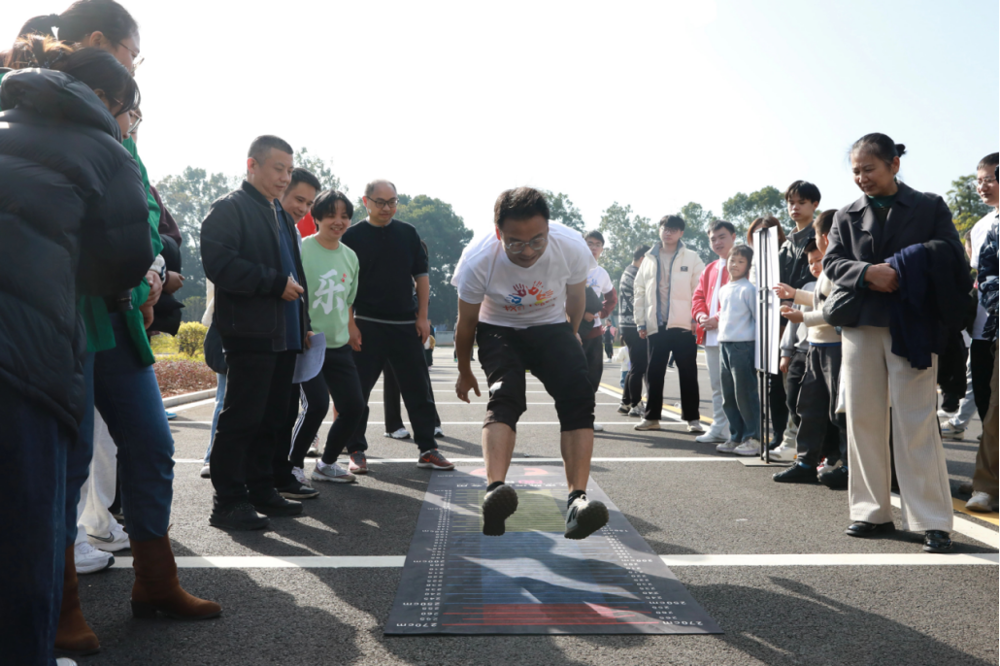 f9fde95f-478a-4c29-94eb-38a1ff5e8afe