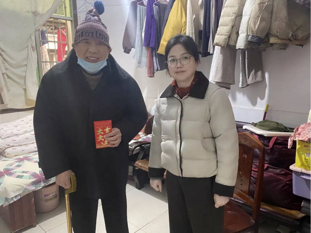 【医院动态】岁寒情暖忆初心 薪火相传迎新春——  市二医院开展春节前走访慰问退休老干部、困难党员活动
