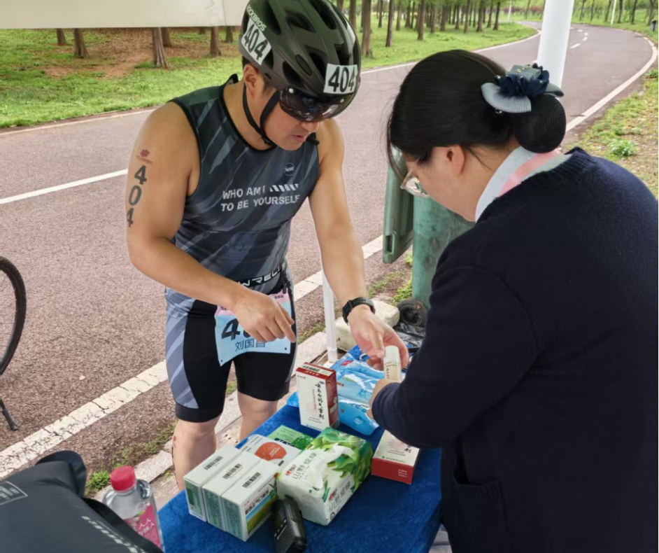 【医院动态】市二医院圆满完成“2026常德市铁人三项  公开赛”医疗保障任务